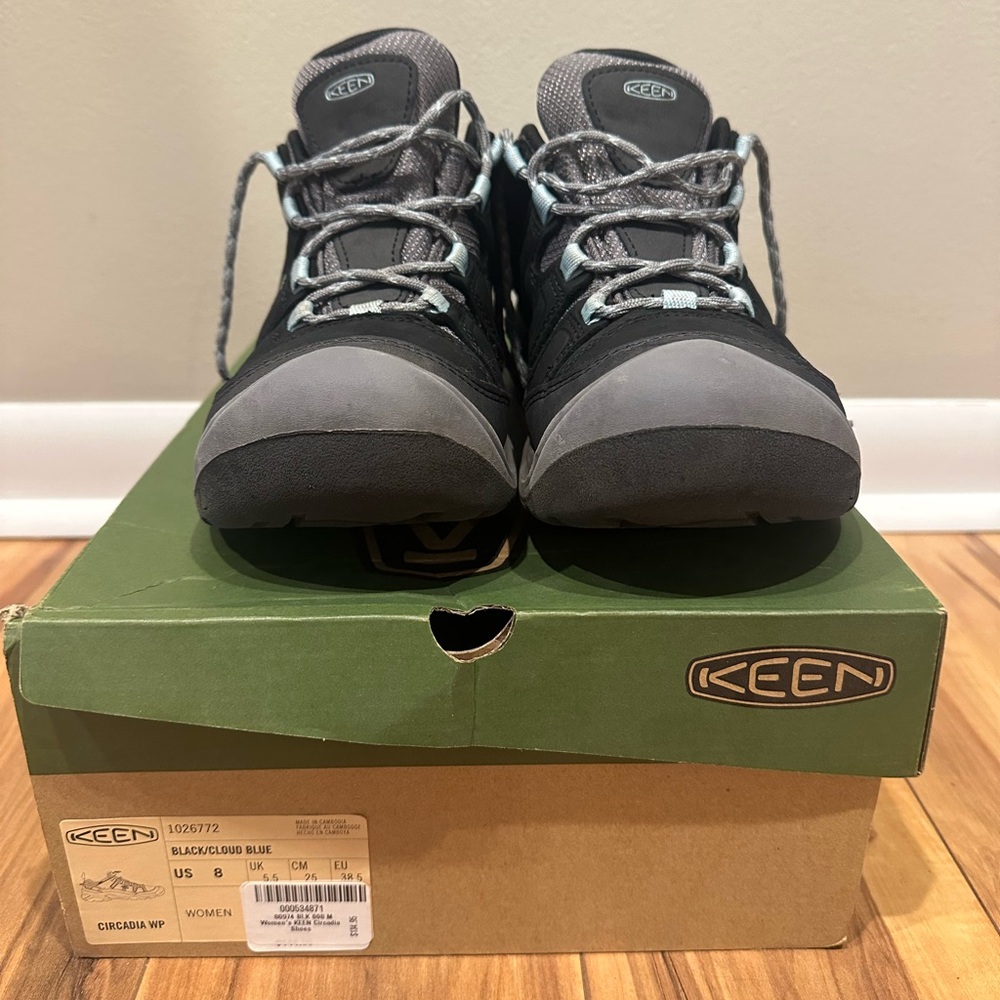 Keen Women's Black and Gray Hiking Shoes